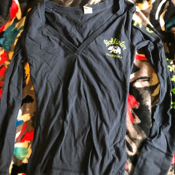 Hollister long sleeve V neck - Picture 5 of 5